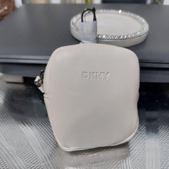 DKNY Mini Coin Purse Mini Clip On Bag Keychain Charm Coin Purse Cute - Picture 8 of 8